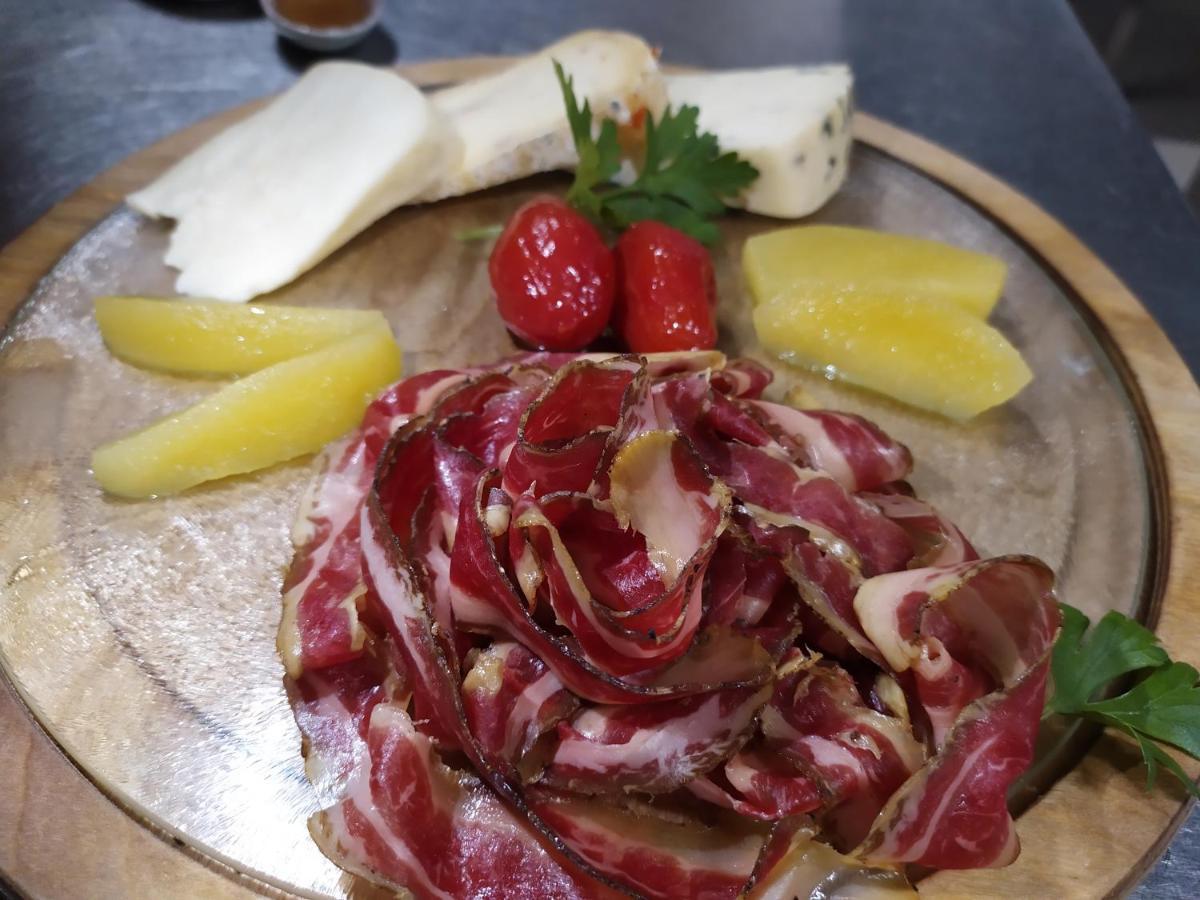 Albergo Ristorante Cacciatori أورونزو دي كادوري المظهر الخارجي الصورة