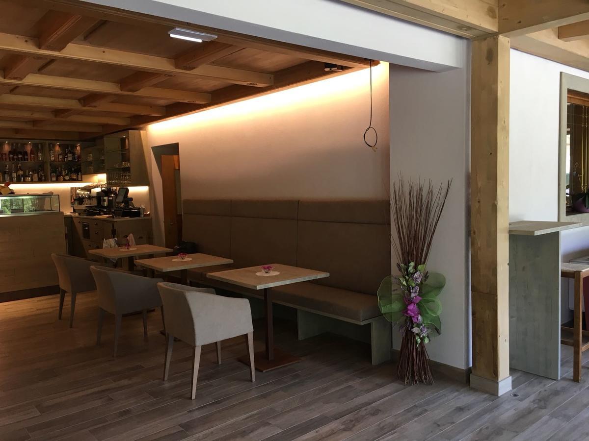 Albergo Ristorante Cacciatori أورونزو دي كادوري المظهر الخارجي الصورة